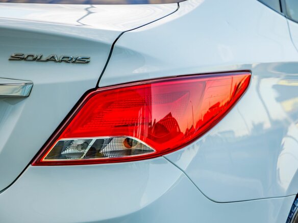 2015 Hyundai Solaris I Рестайлинг, белый, 1098000 рублей - вид 11