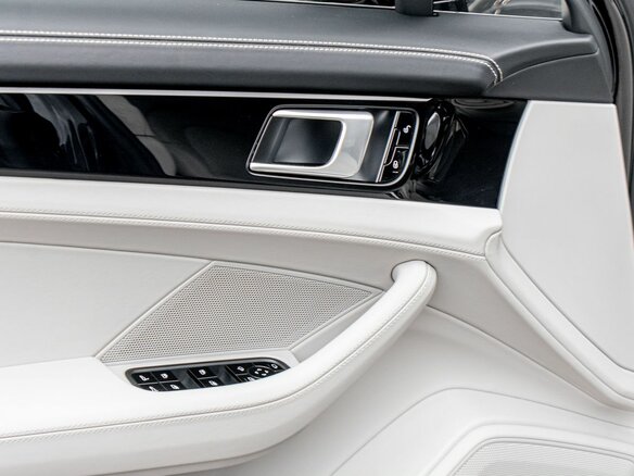 2018 Porsche Panamera 4 II, чёрный, 7700000 рублей - вид 18