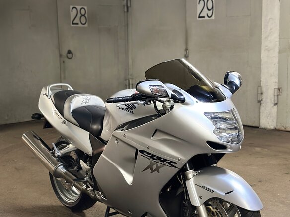 2003 Honda CBR 1100 XX, серый, 598000 рублей - вид 1