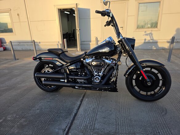 2024 Harley-Davidson Fat Boy, чёрный, 2249000 рублей