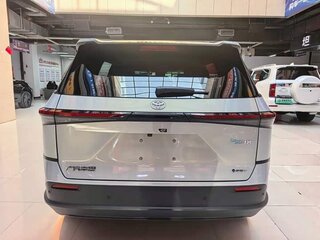 2026 Toyota bZ3X 50 kWh, серебристый, 2452055 рублей, вид 4