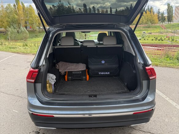 2018 Volkswagen Tiguan Allspace II, серый - вид 12