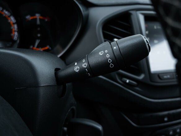 2021 Lada (ВАЗ) Vesta I, чёрный, 1135000 рублей - вид 15