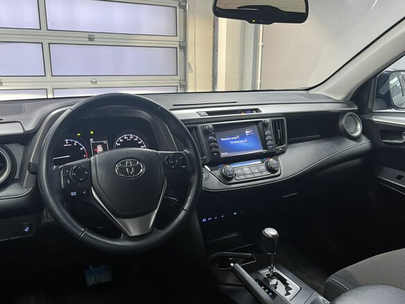 2017 Toyota RAV4 IV (XA40) Рестайлинг, чёрный, 2325000 рублей - вид 14