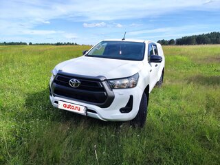 2020 Toyota Hilux VIII Рестайлинг 2, белый, 4700000 рублей, вид 4