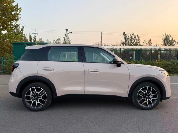 2026 Leapmotor A10 53 kWh, бежевый, 2050000 рублей - вид 6