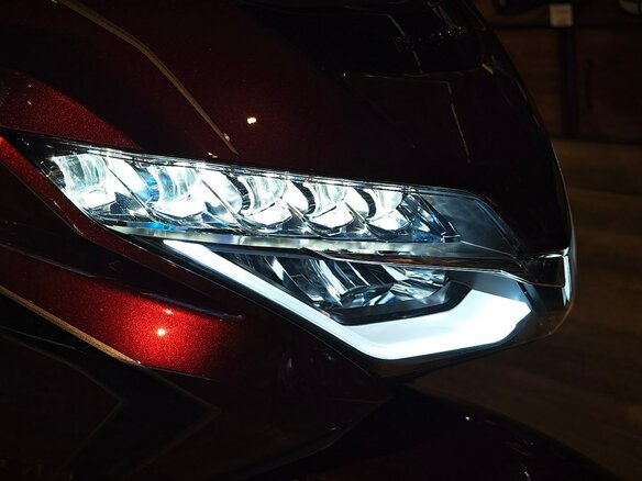 2025 Honda GL 1800 Gold Wing, пурпурный, 3690000 рублей - вид 6