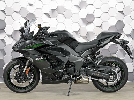 2025 Kawasaki Ninja 1100 SX, чёрный, 1549000 рублей, вид 4