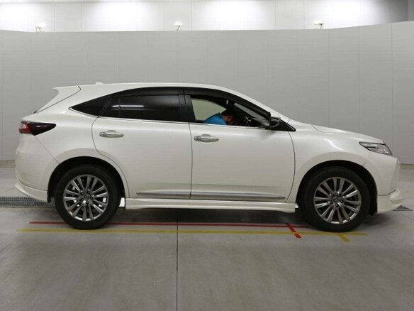 2019 Toyota Harrier III (XU60) Рестайлинг, белый, 1750000 рублей - вид 1