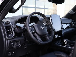 2026 Ram 1500 Crew Cab V Рестайлинг, чёрный, 11590000 рублей, вид 3
