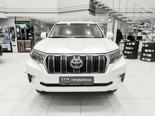 2021 Toyota Land Cruiser Prado 150 Series Рестайлинг 3, белый, 4950000 рублей, вид 2