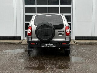 2010 Chevrolet Niva I Рестайлинг, серый, 382000 рублей, вид 4