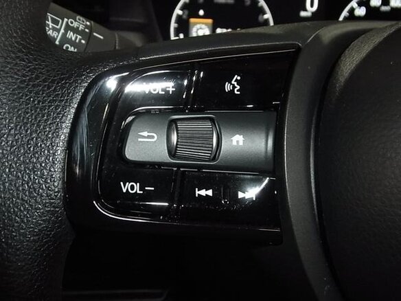 2022 Honda Vezel II, серый, 1650000 рублей - вид 15