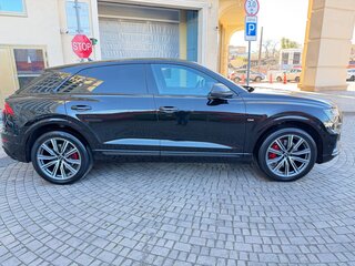 2023 Audi Q8 50 TDI I (4M), чёрный, 8999999 рублей, вид 4