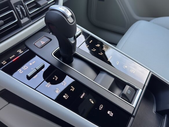 2026 Porsche Macan I Рестайлинг 2, серый, 10900000 рублей - вид 9