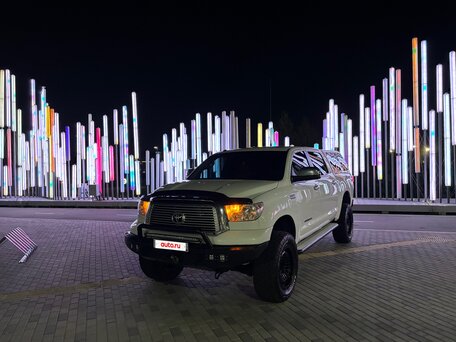 2011 Toyota Tundra CrewMax II, белый, 3870000 рублей, вид 3