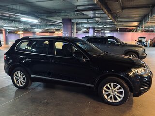 2011 Volkswagen Touareg II, чёрный, 1820000 рублей, вид 1