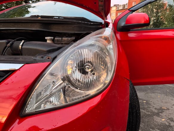2009 Hyundai i20 I, красный - вид 17