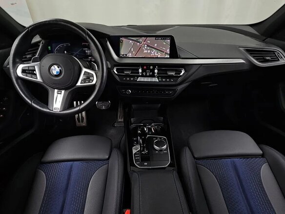 2022 BMW 1 серии 120i III (F40), чёрный, 4381237 рублей - вид 10