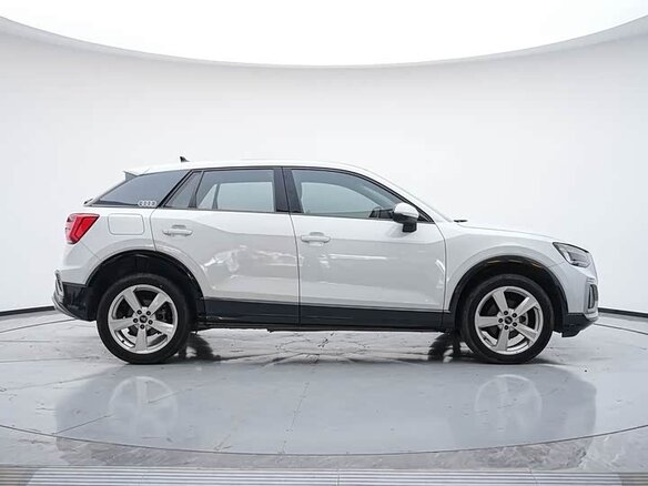 2023 Audi Q2 L 35 TFSI I Рестайлинг, белый, 1610000 рублей - вид 3