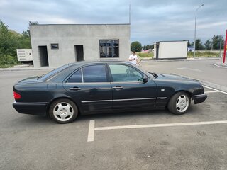 1997 Mercedes-Benz E-Класс 200 II (W210, S210), синий, 580000 рублей, вид 3