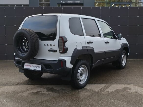 2021 Lada (ВАЗ) Niva, белый, 869000 рублей - вид 4