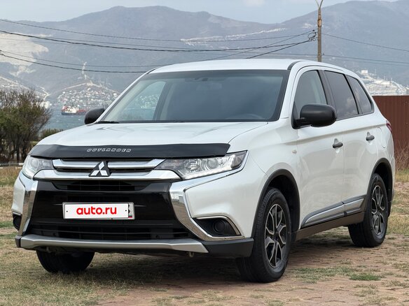 2017 Mitsubishi Outlander III Рестайлинг 2, белый, 1595000 рублей