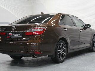 2017 Toyota Camry VII (XV50) Рестайлинг 2, коричневый, 2050000 рублей, вид 5