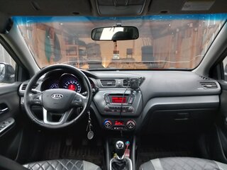 2012 Kia Rio 5-speed III, чёрный, 690000 рублей, вид 5