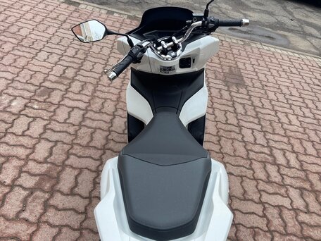 2021 Honda PCX 125, белый, 400000 рублей, вид 4