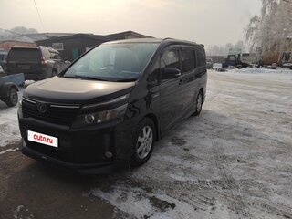 Toyota Voxy III (R80)