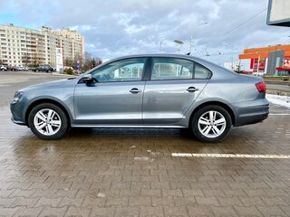 2017 Volkswagen Jetta VI Рестайлинг, серый, 1205000 рублей, вид 4