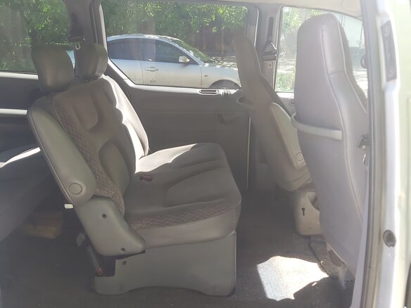 2000 Dodge Caravan III, серебристый, 400000 рублей - вид 20
