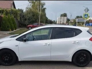 2017 Kia Ceed II Рестайлинг, белый, 1350000 рублей, вид 4