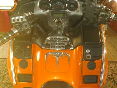 2004 Honda GL 1800 Gold Wing, оранжевый, 1150000 рублей, вид 3