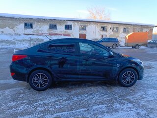 2016 Hyundai Solaris I Рестайлинг, чёрный, 900000 рублей, вид 3