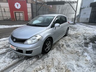2010 Nissan Tiida I Рестайлинг, серебристый, 750000 рублей, вид 1