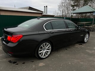 2008 BMW 7 серии Long 740Li V (F01/F02/F04), серый, 1401510 рублей, вид 3