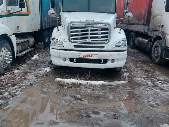 2002 Freightliner Columbia, белый, 1350000 рублей