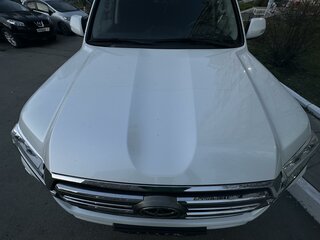 2016 Toyota Land Cruiser 200 Series Рестайлинг 2, белый, 6000000 рублей, вид 3