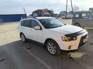 2011 Mitsubishi Outlander II Рестайлинг, белый, 1350000 рублей, вид 2