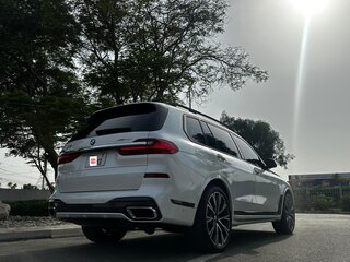 2019 BMW X7 40i I (G07), белый, 6700000 рублей, вид 3