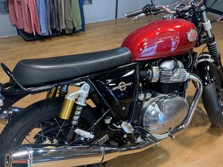 2025 Royal Enfield Interceptor 650, красный, 633000 рублей, вид 2