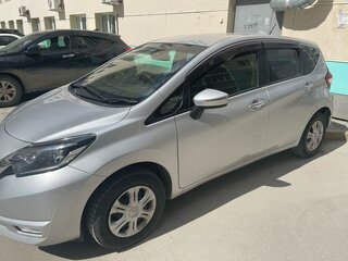 2018 Nissan Note II Рестайлинг, серебристый, 900000 рублей, вид 2