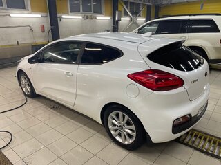 2018 Kia Ceed II Рестайлинг, белый, 1300000 рублей, вид 4