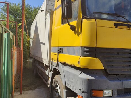 2002 Mercedes-Benz Actros, жёлтый, 3650000 рублей, вид 2