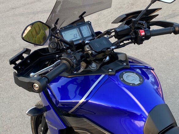 2016 Yamaha MT-09 Tracer (FJ-09), синий, 780000 рублей - вид 17