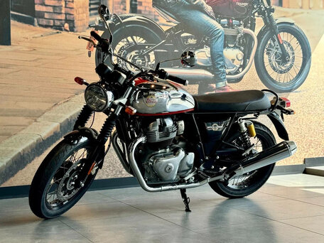 2026 Royal Enfield Interceptor 650, красный, 708000 рублей, вид 4