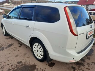 2010 Ford Focus II Рестайлинг, белый, 650000 рублей, вид 4