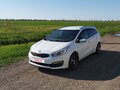 2016 Kia Ceed II Рестайлинг, белый, 1100000 рублей - вид 1